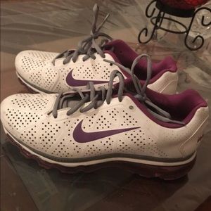Women’s Nike Airmax Size 9